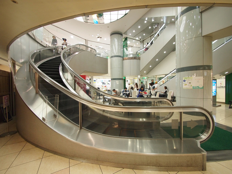 Illustration for article titled Escalators of Tokyo: a Visual Encyclopedia of a City's Moving Staircases